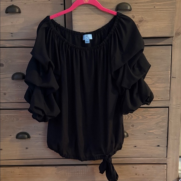 CeCe Black Ruffle Sleeve top sz L - Picture 1 of 6